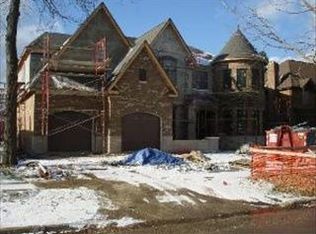 122 N Walnut St, Elmhurst, IL 60126