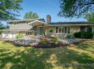 2031 Tekonsha St SE, Grand Rapids, MI 49506