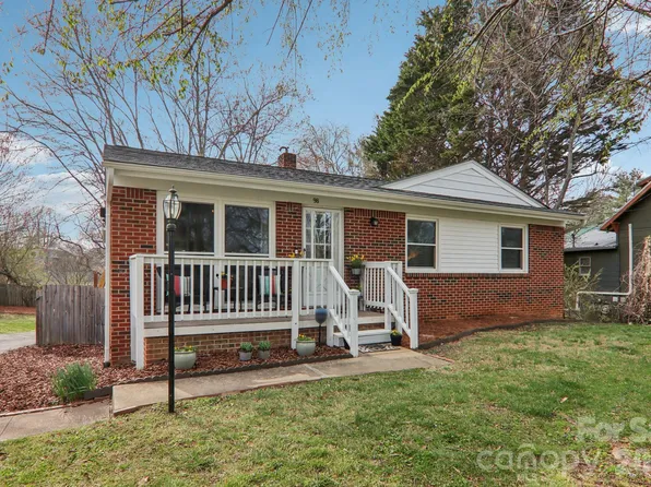 98 Oak Knoll Rd, Asheville, NC 28804