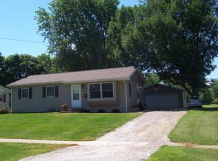 222 Cherry St, Carthage, IL 62321