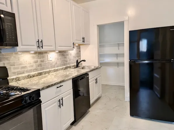 2228 E 70th St #1E, Chicago, IL 60649