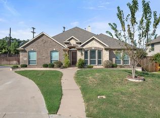 211 Chateau Ave, Kennedale, TX 76060