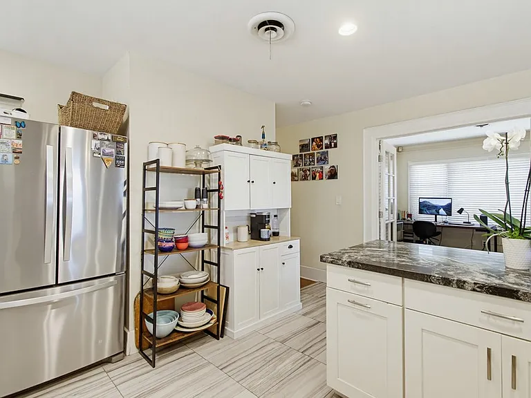 4081 1st Ave — Photo 9