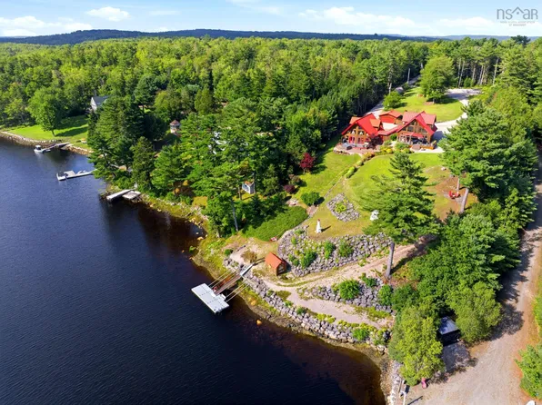 76 Demont Rd, Chester Basin, NS B0J 1K0