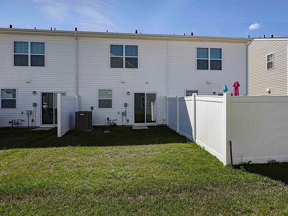 5th image of 208 Bones Rd