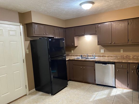 3rd image of 603 Stratford Dr
