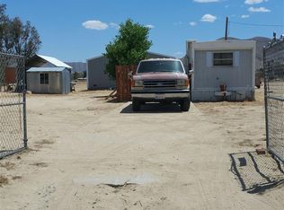 15200 Roadrunner Rd, Weldon, CA 93283