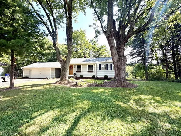 11250 Loris Ave, Aurora, OH 44202