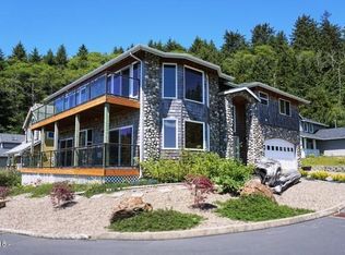 261 NE Sea Star Dr, Depoe Bay, OR 97341