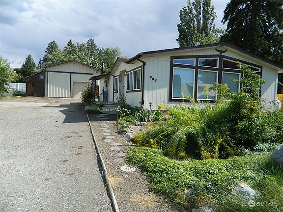 2nd image of 607 S Tonasket Avenue