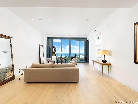2nd image of 2821 S Bayshore Dr Unit 9B
