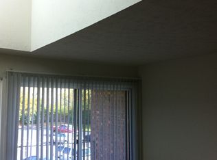 3320 W Galbraith Rd APT 8, Cincinnati, OH 45239