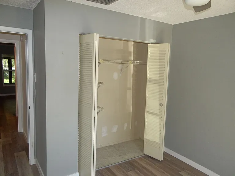 1116 Castlemay Cir — Photo 7