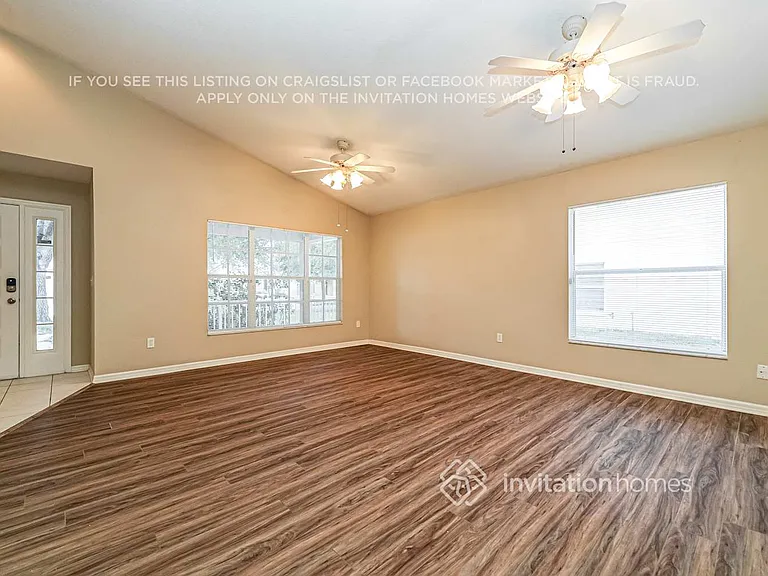 6240 Crickethollow Dr — Photo 3