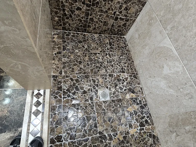 F Ave — Photo 10