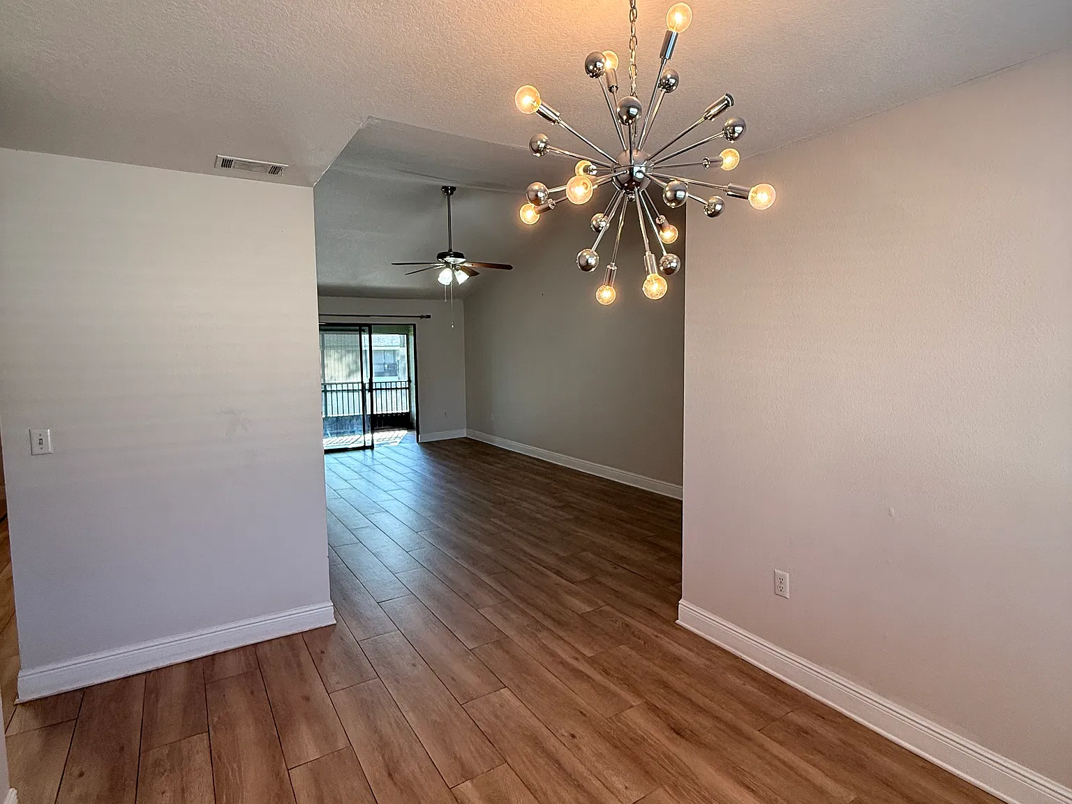 2 bed, 1138 sqft, $1,700 — Photo 3