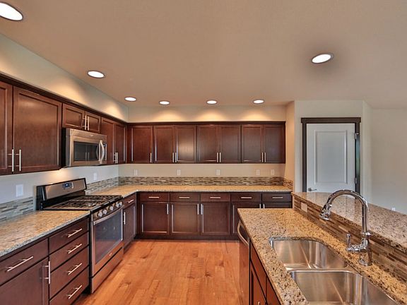 3rd image of 8645 Ashbury Ct