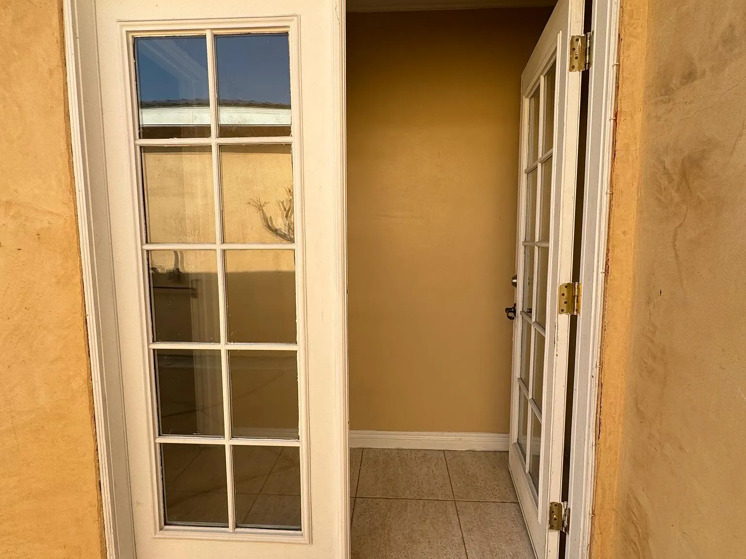 Studio, 150 sqft, $1,400 — Photo 2