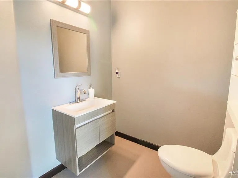 800 New Orleans Cir — Photo 5