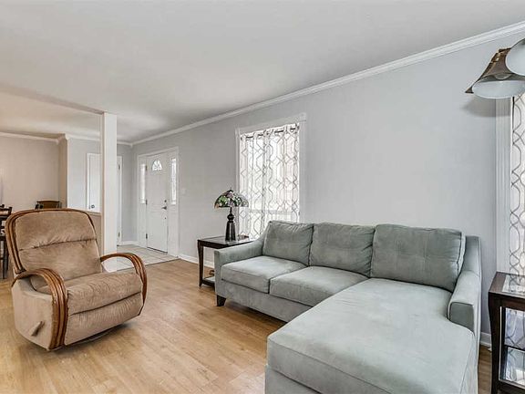 5th image of 3441 Carlotta St