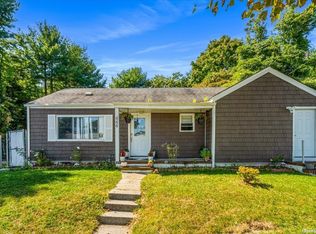 666 Rosevale Ave, Ronkonkoma, NY 11779