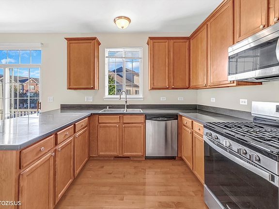4th image of 1717 Maple Ave