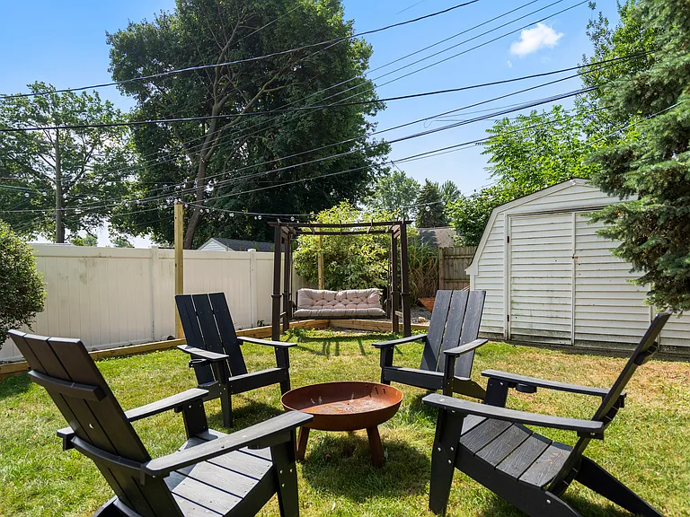 2128 Garfield St — Photo 43