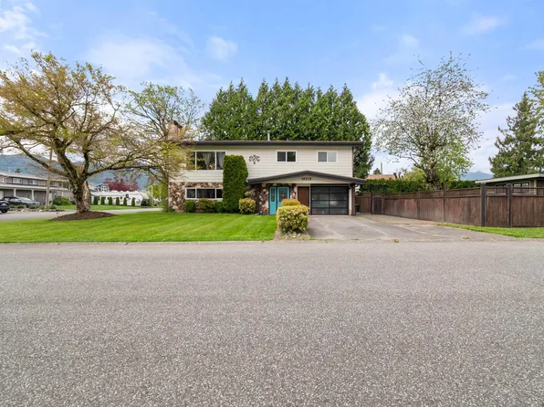 10218 Oval Dr, Chilliwack, BC V2P 6S7