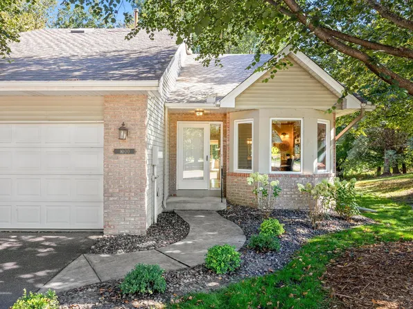 1000 Trenton Cir N, Plymouth, MN 55441
