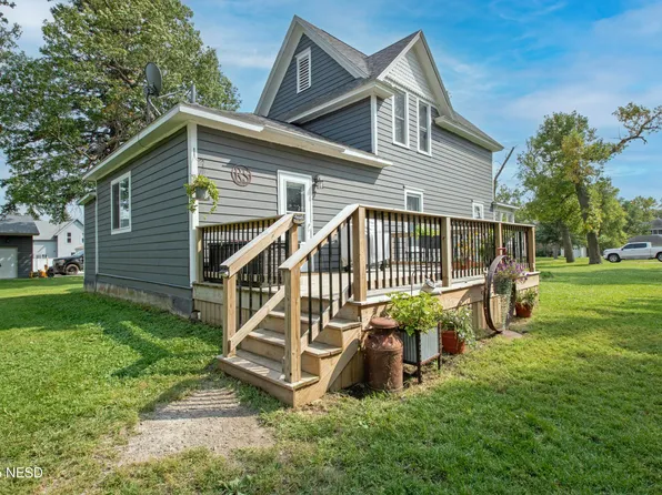 611 4th St W, Clear Lake, SD 57226