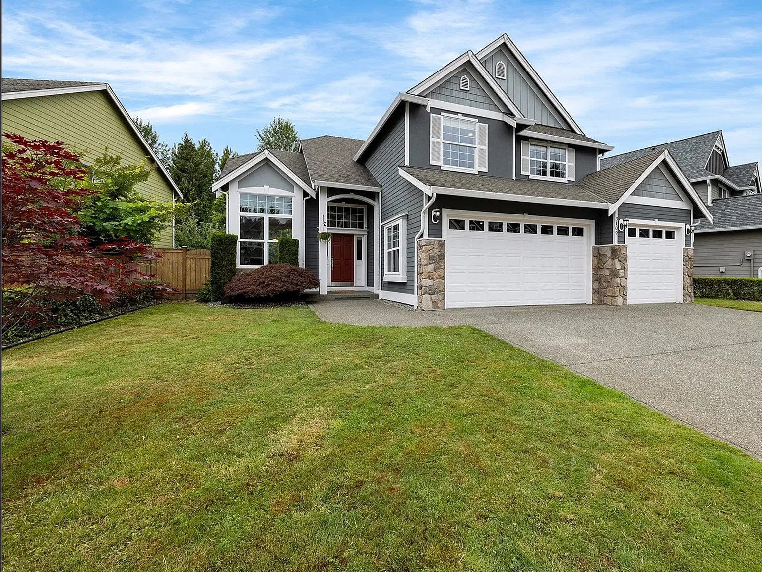 5 bed, 2590 sqft, $4,200 — Photo 4