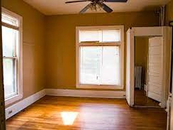 3rd image of 524 8th Ave SE #2