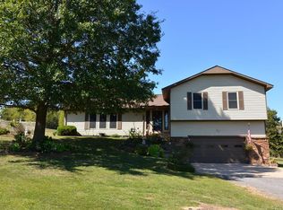 29815 Dustin Rd, Henryetta, OK 74437