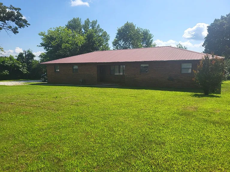 3411 E Heritage Pkwy — Photo 1
