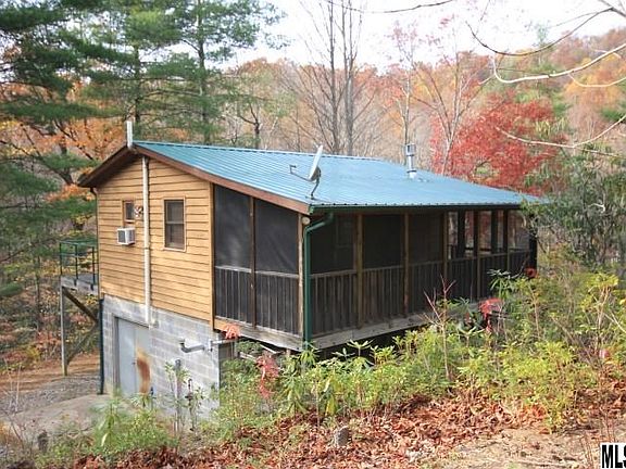 4th image of 2715 Chestnut Knob Trl