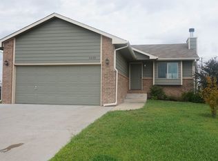 5538 S Meadowview Ct, Wichita, KS 67216
