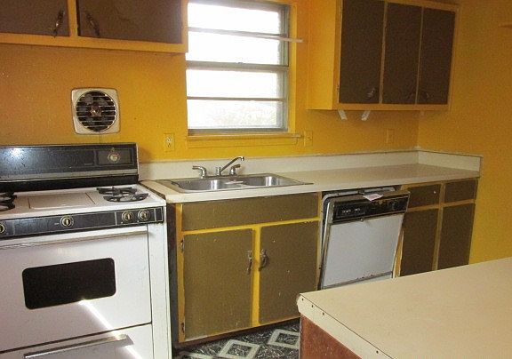 5th image of 4937 Ortie Dr