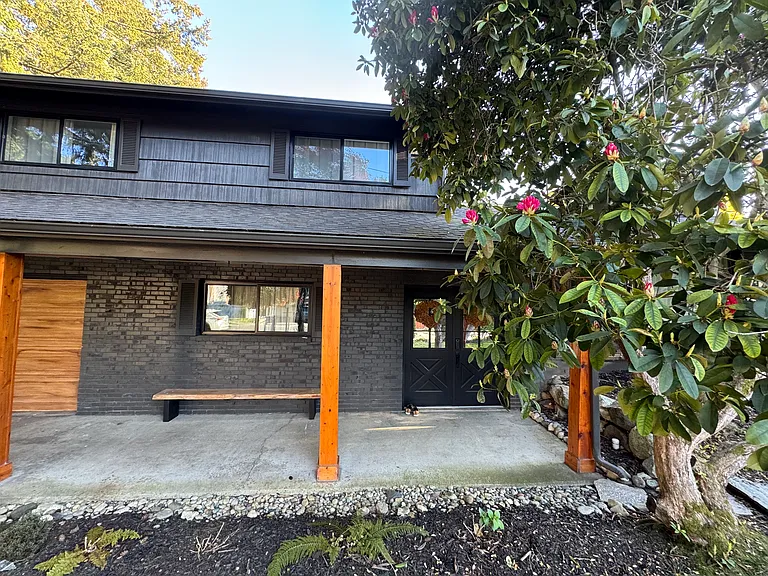 S 282nd St — Photo 3