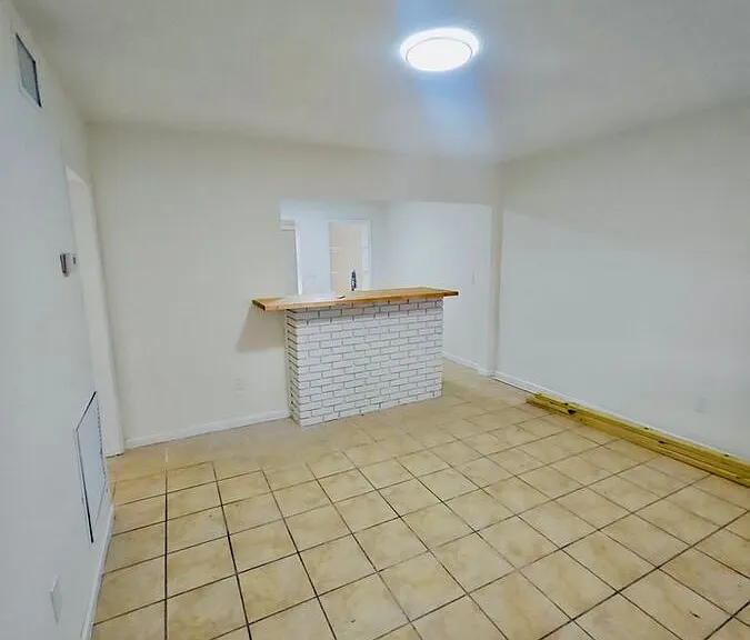 609 Avenue G SE — Photo 16