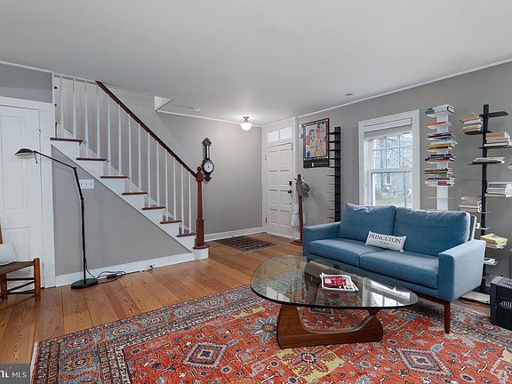 2nd image of 29 Chestnut St