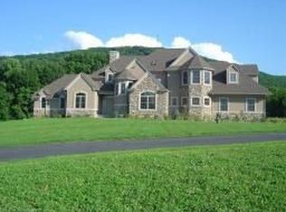 5 Exeter Ln, Hamburg, NJ 07419