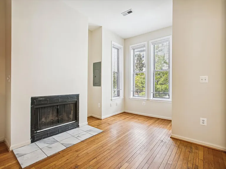 2025 11th St NW — Photo 3