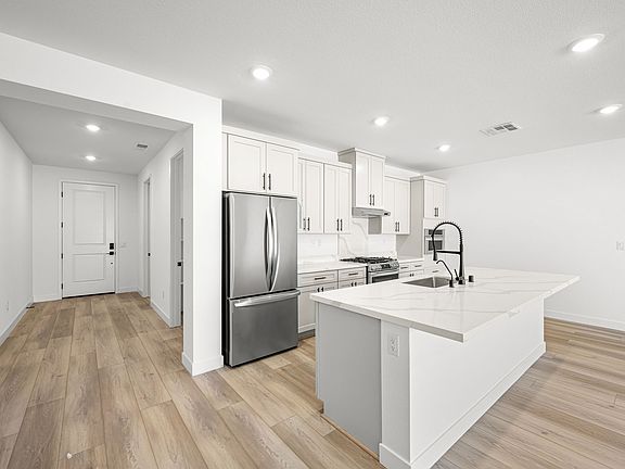 6 web or mls Lennar 3028 W Orco Ln 6