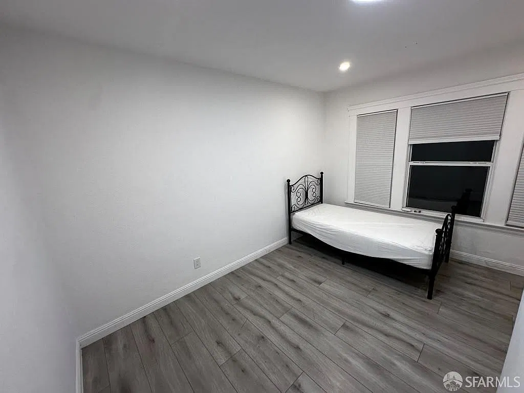 848 Girard St — Photo 3