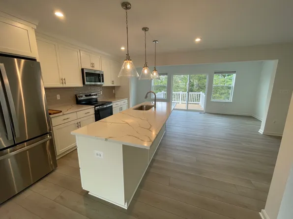 70 Marabou Rd, Inwood, WV