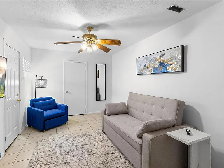 10217 Santa Paula Ave NE — Photo 10