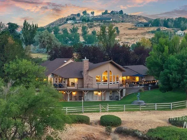 1290 Quail Holw, Buhl, ID 83316