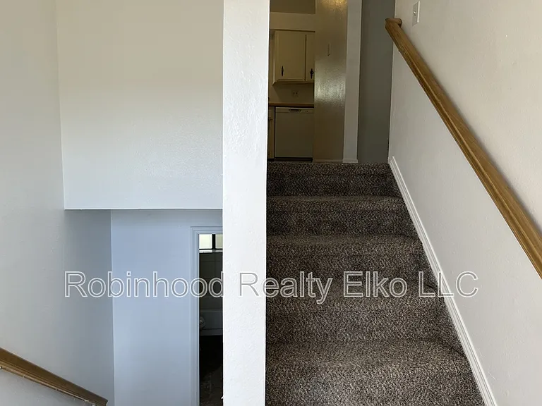 397 Parkchester Dr #2 — Photo 5