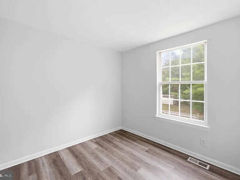 217 Vista Ct — Photo 17