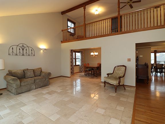 3rd image of 19531 Brookfield Cir